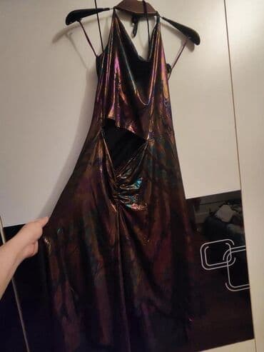 30 razmer: - Qara kombinezon: S/M razmer (M olsa da uyğun). Ön hissədə iki cüt — 16