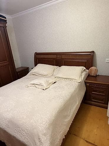 qoz: Klassik üslubda yataq otağı dəsti Tərkibi: - İki nəfərlik çarpayı — 6