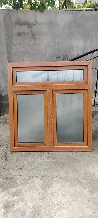 pila: Taxta rəngdə PVC pəncərə bloku - 3 bölməli konstruksiya: yuxarıda dar — 2