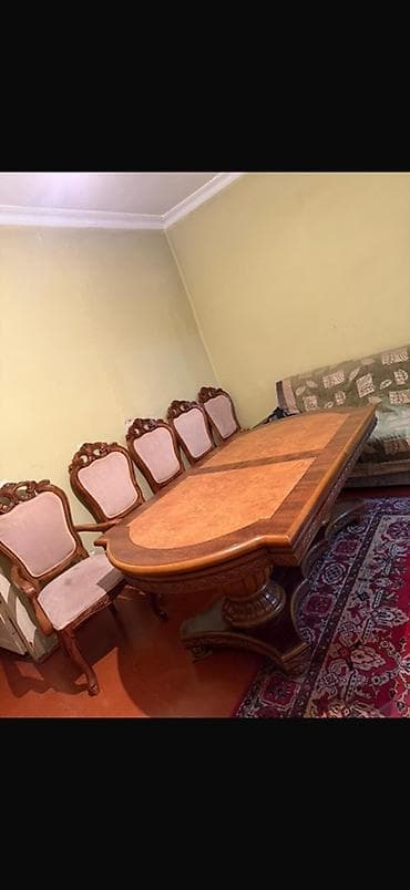Qonaq otağı üçün, İşlənmiş, Oval masa, 8 stul