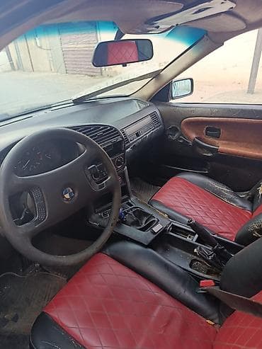 BMW 3 series: 2 l | Sedan — 4