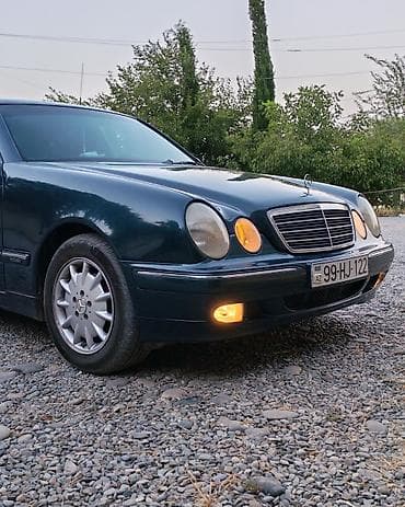 opel vectra a: Mercedes-Benz E 240: 2.4 l | 2000 il Sedan — 2