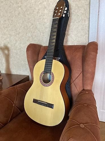 Klassik gitara, Yamaha, İşlənmiş, Ünvandan götürmə, Pulsuz çatdırılma, Ödənişli çatdırılma