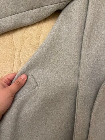 jaketler qadin ucun: Zərif boz rəngdə qadın palto - Kəsim: Dizə qədər uzunluqda, klassik — 3