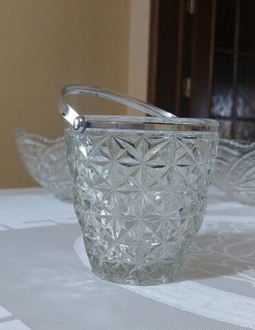 qend qablari: Qənd qabı
Qiymət: 10 azn — 1