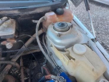 e 200: Avtomobil: Lada/VAZ 2110 (sedan), gümüşü rəng Kuzov: 4 qapı, kompakt — 4