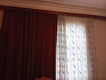 Pərdə dəsti - İkiqat sistem: qalın qaraout pərdə və işıqlı tüllər -