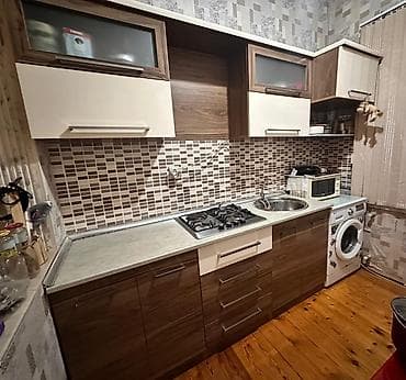 kuxna skaf: Mətbəx mebeli dəsti - Üst və alt dolablar: ağ/krem və qəhvəyi ağac — 2