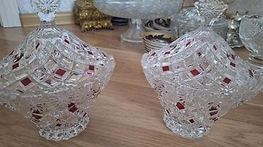 şef qaplarl: Kəsimli şüşə qablar dəsti - 2 ədəd qapaqlı, ayaqlı iri şirniyyat/qənd — 1