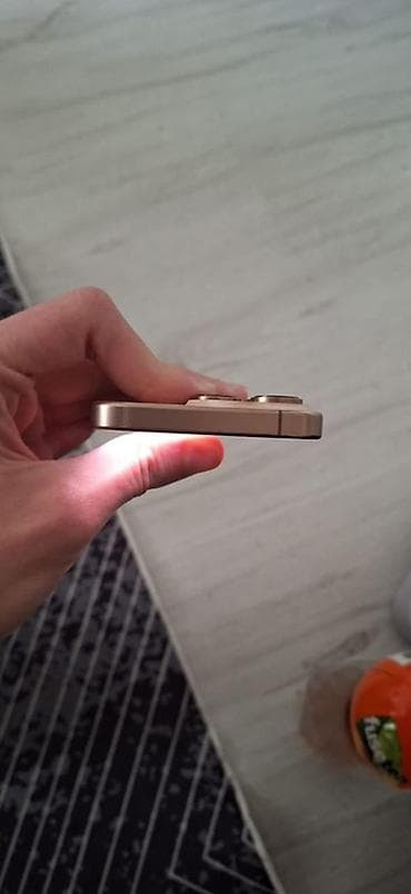 IPhone 16 Pro, Qızılı