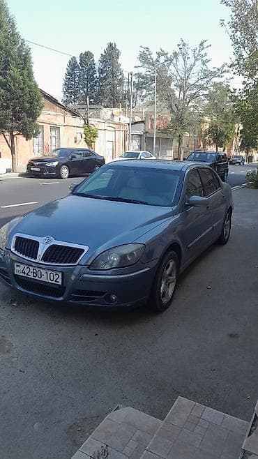 Brilliance M1 (BS6): 2 l | 2007 il 292000 km Sedan