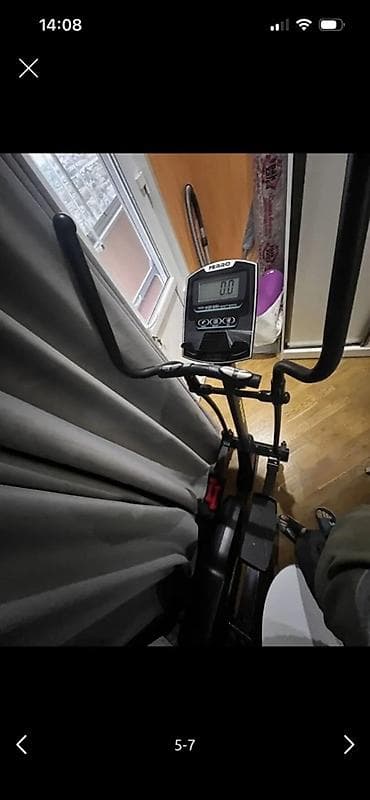 liji trenajor: Ferro elliptical trenajor - Üfüqi pedallı, iki hərəkətli tutacaqlı — 1