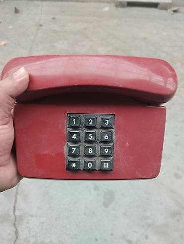 saat gence: Vintage məişət əşyaları dəsti - 2 ədəd termos: biri iri, üstündə — 2