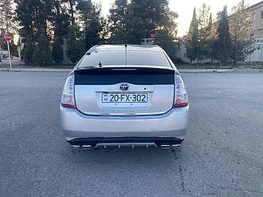 Avtomobil alışı: Toyota Prius (2-ci nəsil) hibrid hetçbek Xüsusiyyətlər: - Hibrid — 4