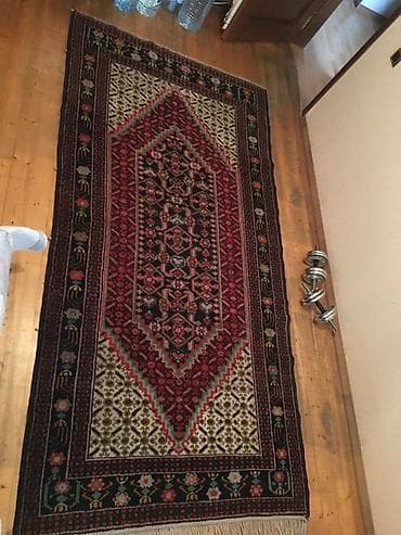 Xalça – əl toxuması, ulduz və gül motivli klassik Şərq dizaynı -