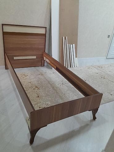 Ev üçün mebel: Taxta çarpayı karkası və başlıq dəsti - Material: taxta/LDF panellər — 2