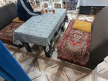 Skameykalar ilə, Düz masa