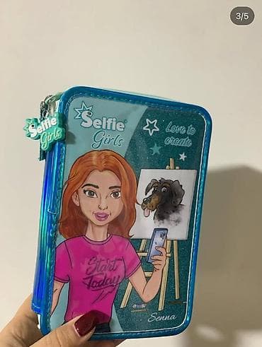“Selfie Girls” temalı çoxrəsimli penal/çanta - Ön üzlük: “Selfie