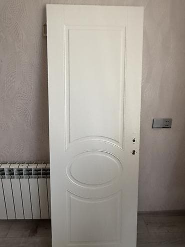 Ağ rəngli otaq qapısı - Material: MDF/taxta əsaslı, rənglənmiş ağ — 1