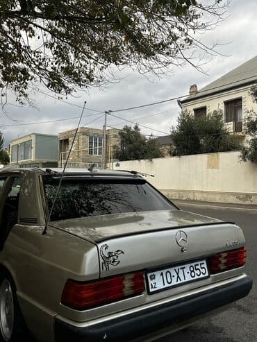 turbo az c class: Mercedes-Benz 190: 2 l | 1991 il Sedan — 4