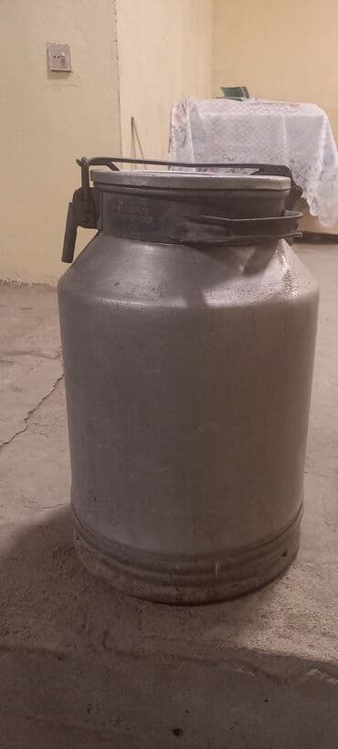 kənd yumurtasi: Alüminium süd bidonu - Material: qalın alüminium - Həcmi: təxminən — 2