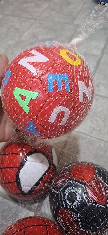 Uşaq futbol topları dəsti 4 ededi 8 azn beli qalindi - Dizayn: 4 — 2