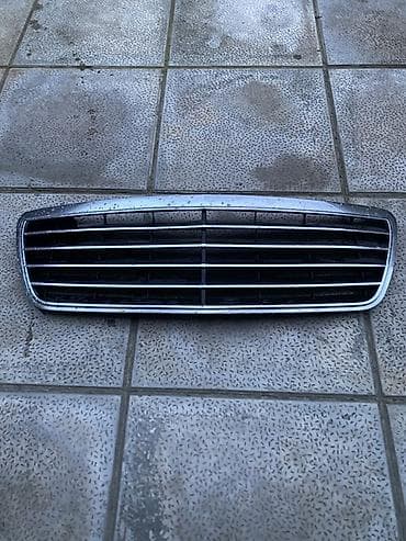mercedes c250: Avtomobil ön radiator barmaqlığı - Növü: Ön barmaqlıq (radiator — 1