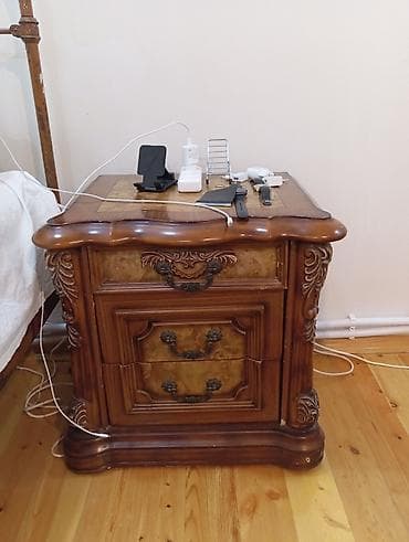 ucuz stolar: Klassik tərzli taxta tumba (yataq otağı üçün) - Material: bərk ağac — 1