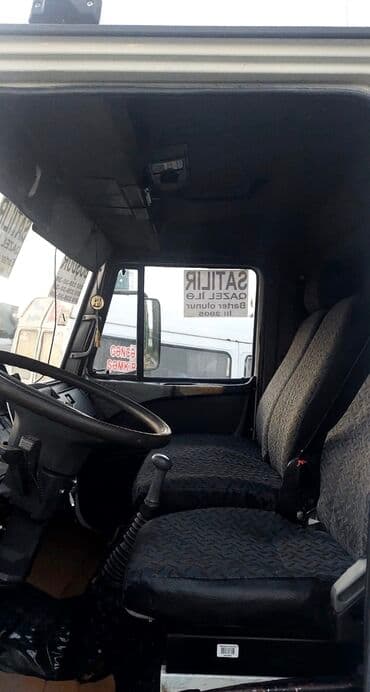 yuk kranı: Soyuduculu yük maşını – 2005 il. Xüsusiyyətlər: - Furqon tipli yük — 3