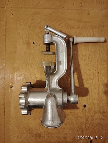 200 manatliq telefonlar: Ət çəkən maşın İşlənmiş — 1