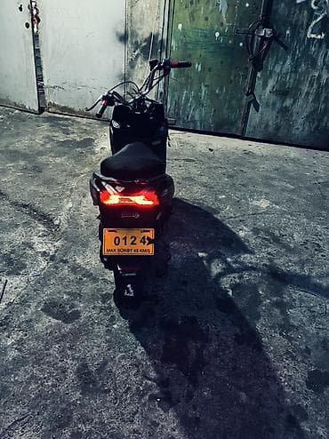 Мопеды, скутеры: Şəhər içi gediş-gəliş üçün yığcam və praktik skuter. Xüsusiyyətlər: - — 3