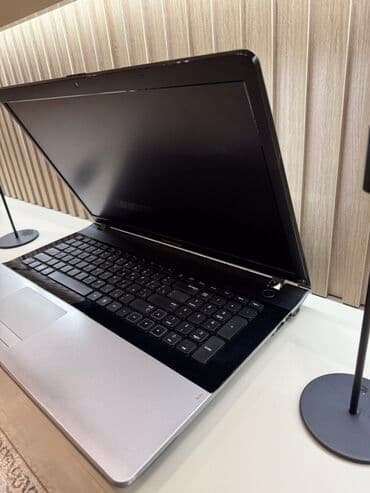 Samsung, 17 ", Intel Core i7, 128 GB