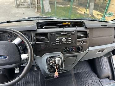 cangan masin: Ford Transit: 2.4 l | 2010 il 202700 km Van body type — 4