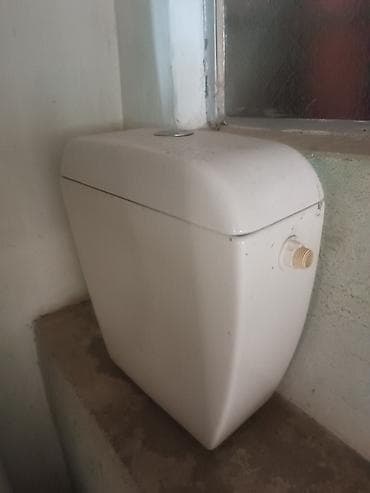 2 tonluq su çəni tap az: Unitaz komplekti – keramika kasa və üstdən quraşdırılan su çəni - — 2