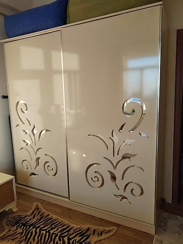 2 qapılı, Güzgülü, Ağ, Kupe, Düz dolab