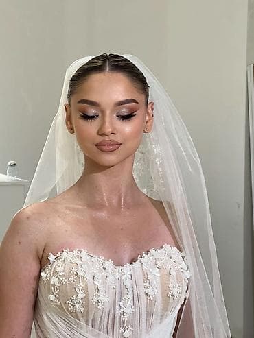 Qadın geyimləri: Məhsul: Gəlinliklər və aksesuarları Təsvir: - Müxtəlif üslubda — 8