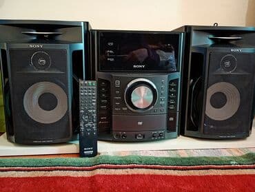 səs yazma studiyaları: Sony musiqi mərkəzi, DVD oxuyucusu və uzaqdan idarəetmə pultu ilə — 1