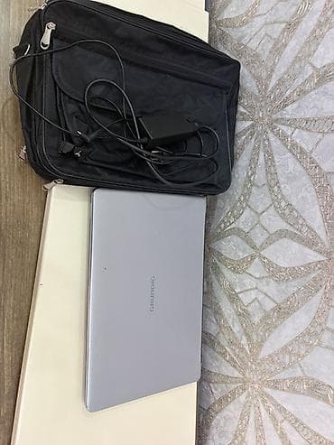 ucuz telfolar: Telefon ilə barter var Grundig noutbuk + çanta və adapter - — 4