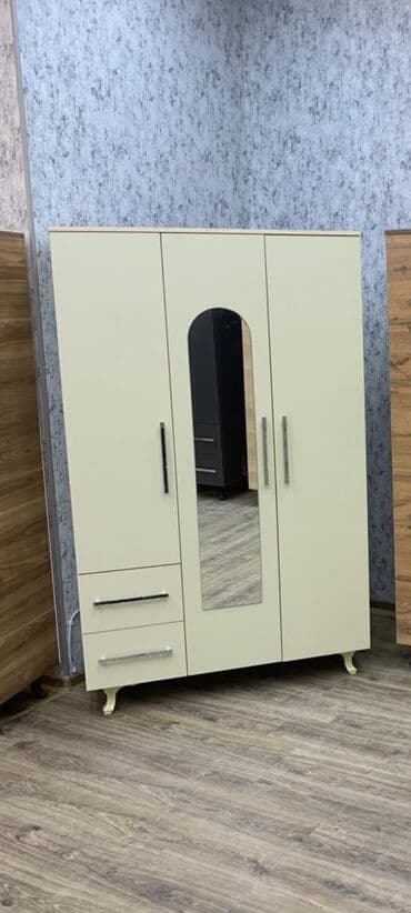 qardirob: Yeni, 3 qapılı Qarderob, paltar dolabı, Rusiya — 2