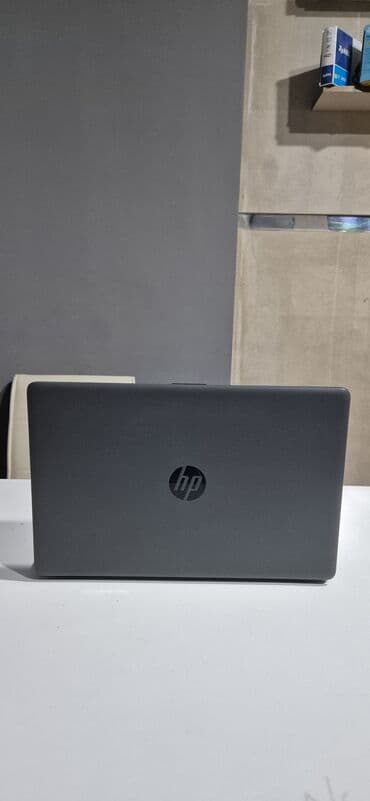 Monitorlar: HP noutbuk Ekran: 15.6", mat panel Processor : AMD Ryzen 3 3200U Ram — 5