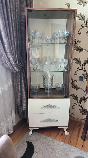 Yaxşı vəziyyətdədir.stol açılır.Hamısı birlikdə 500 manata satılır — 9