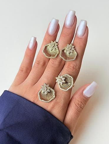 Qol saatları və aksesuarlar: Qızılı rəngdə zinət dəsti – üzüklər, sırğalar və kulon qeyd edim ki — 2