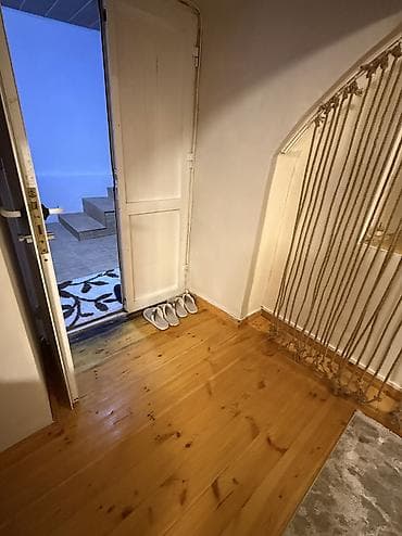 suraxani kiraye: Kirayə verilir: geniş və rahat mansard tipli otaq Xüsusiyyətlər: - — 10