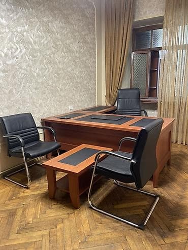 Ofis kabinet mebel dəsti Tərkibi: - İş masası: geniş üst səth, taxta