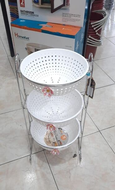 Mətbəx aksesuarları: Meyvə-tərəvəz yiğmaq uçun tekerli şkaf
3 mertebe tekerli — 18