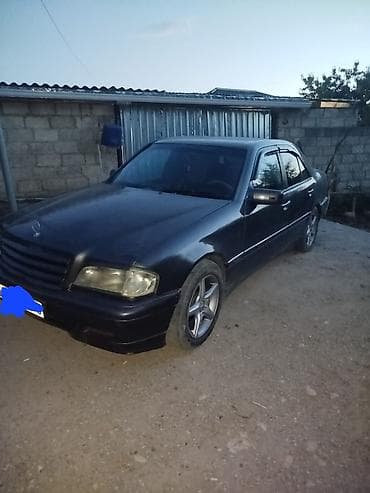atego mercedes: Mercedes-Benz sedan (C‑sinfi, W202 kuzov) Xüsusiyyətlər: - Kuzov: 4 — 7