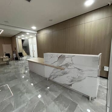 стол для ресепшн: Resepsiyon masaları – ofis, klinika, gözəllik salonu, otel və showroom — 1