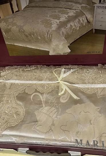 Yataq üçün Qaşlı rəng - Qızılı Yataq örtüyü