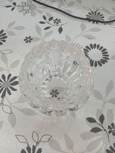 Şüşə dekorativ qab - Material: qalın, şəffaf şüşə - Dizayn