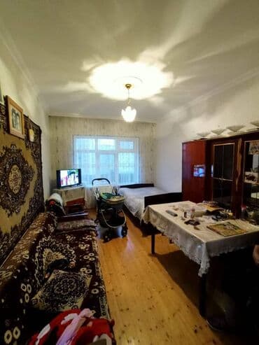 musfiqabadda ev satilir: Bakı, 4 otaqlı, Köhnə tikili, m. Neftçilər, 105 kv. m — 1